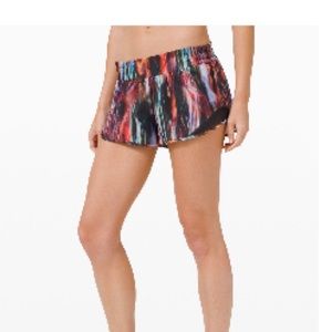 Lulu hotty hot 2.5 inch shorts